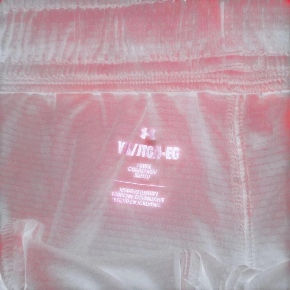 Under Armour pink shorts NWT YLG‎
